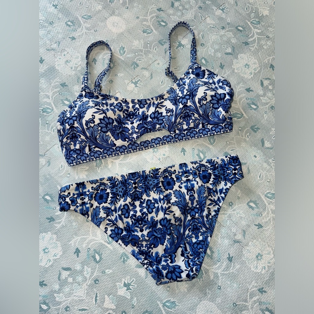 Gianni Bini Bikini. Blue and White Coastal Print 🩵✨🌊